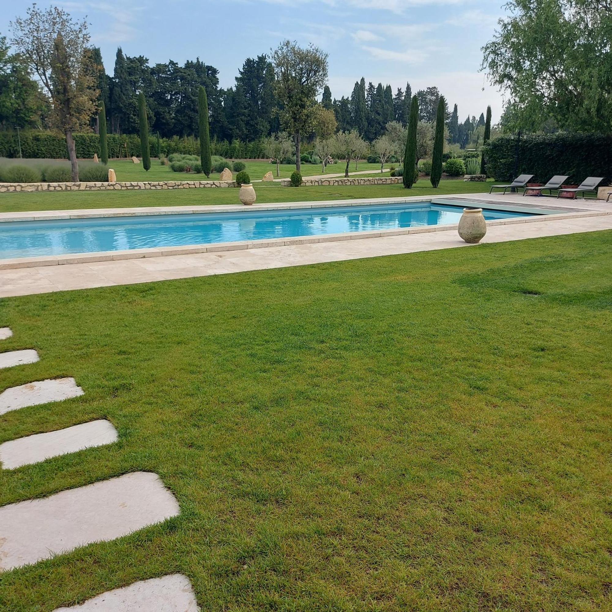 Bed and Breakfast Mas Sourso à Eygalières Extérieur photo